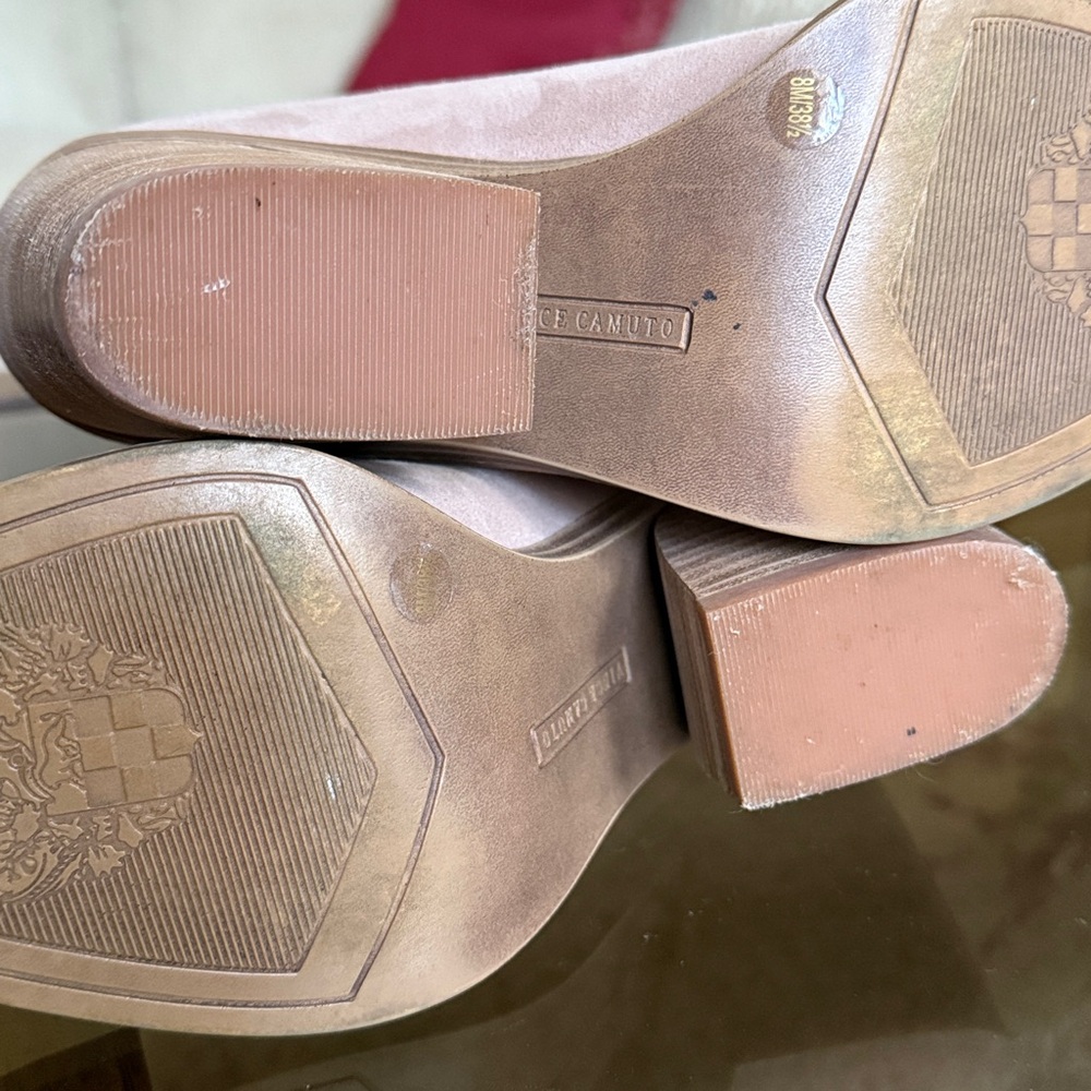 Vince Camuto GINSEL Bootie Light Tan/Taupe Suede Leather Size 8M/38.5 - Picture 14 of 17